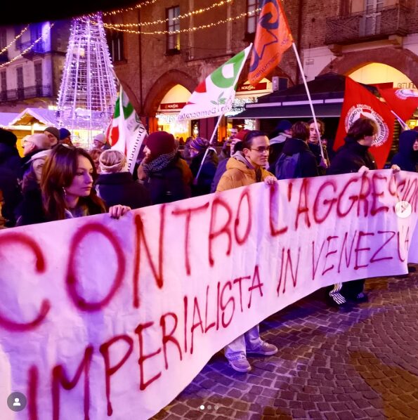 Ieri pomeriggio siamo scesi in piazza a Pavia per difendere il diritto internazionale